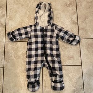 Wonder nation unisex black and white checkered snowsuit 3-6 months